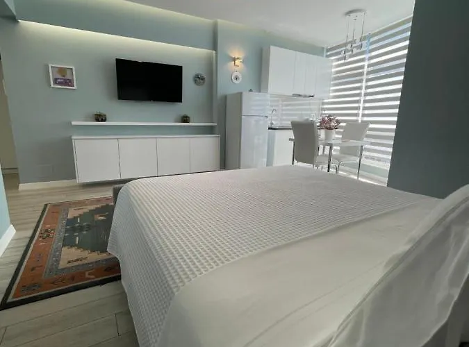 דירה Comfort In Center טיראנה